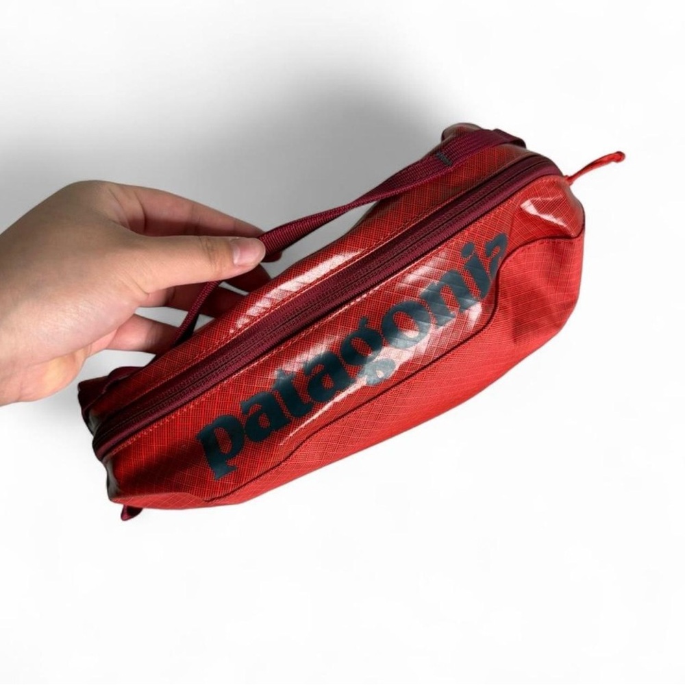 Patagonia Red 6L Hole Cube - Picture 2 of 4